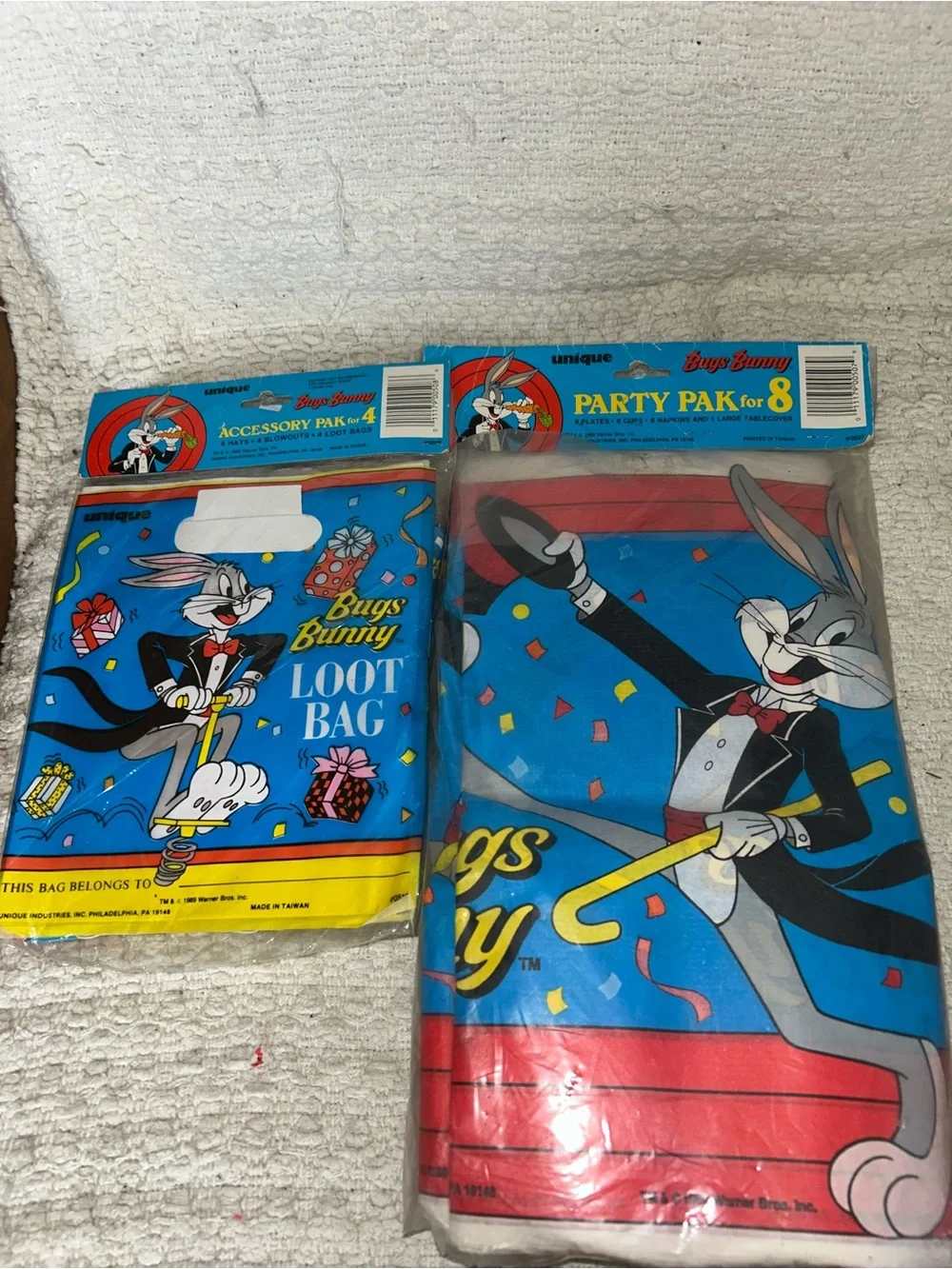Vtg Warner Bros 1989 Bugs Bunny Bday Party Pak for 8 & Accessory Pak for 4 NOS